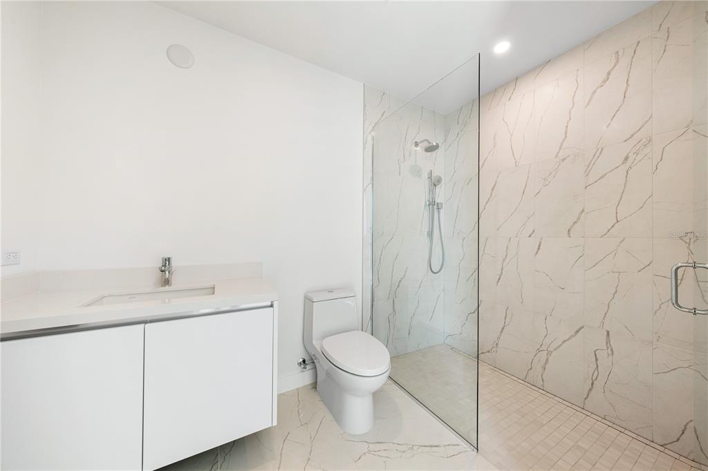 111 Golden Gate Point, Unit 303 Sarasota, FL 34236 - Photo 29 of 39