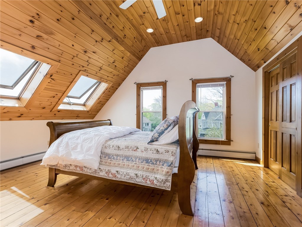 83 Kingstown Road Narragansett, RI 02882 - Photo 24 of 40 3rd Flr Bedroom