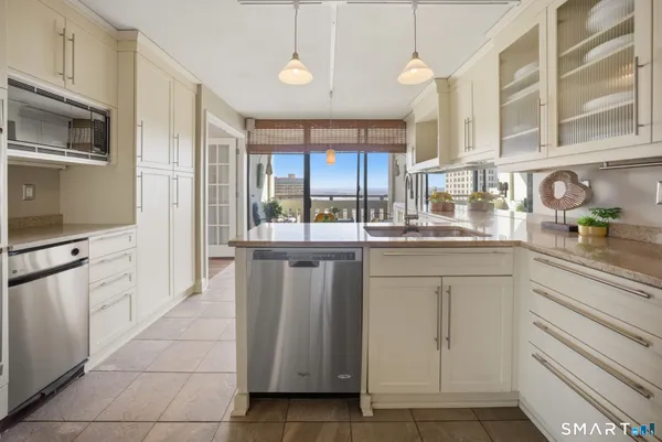 $648,900 | 1 Gold Street, Unit 17D&E, Hartford, CT 06103
