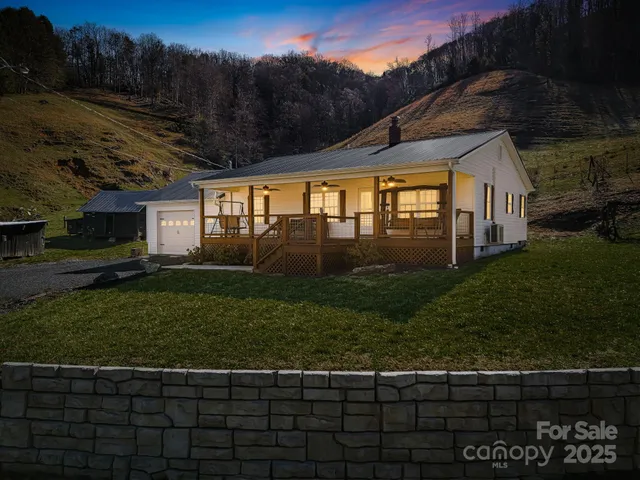 $950,000 | 867 Indian Creek Road, Burnsville, NC 28714