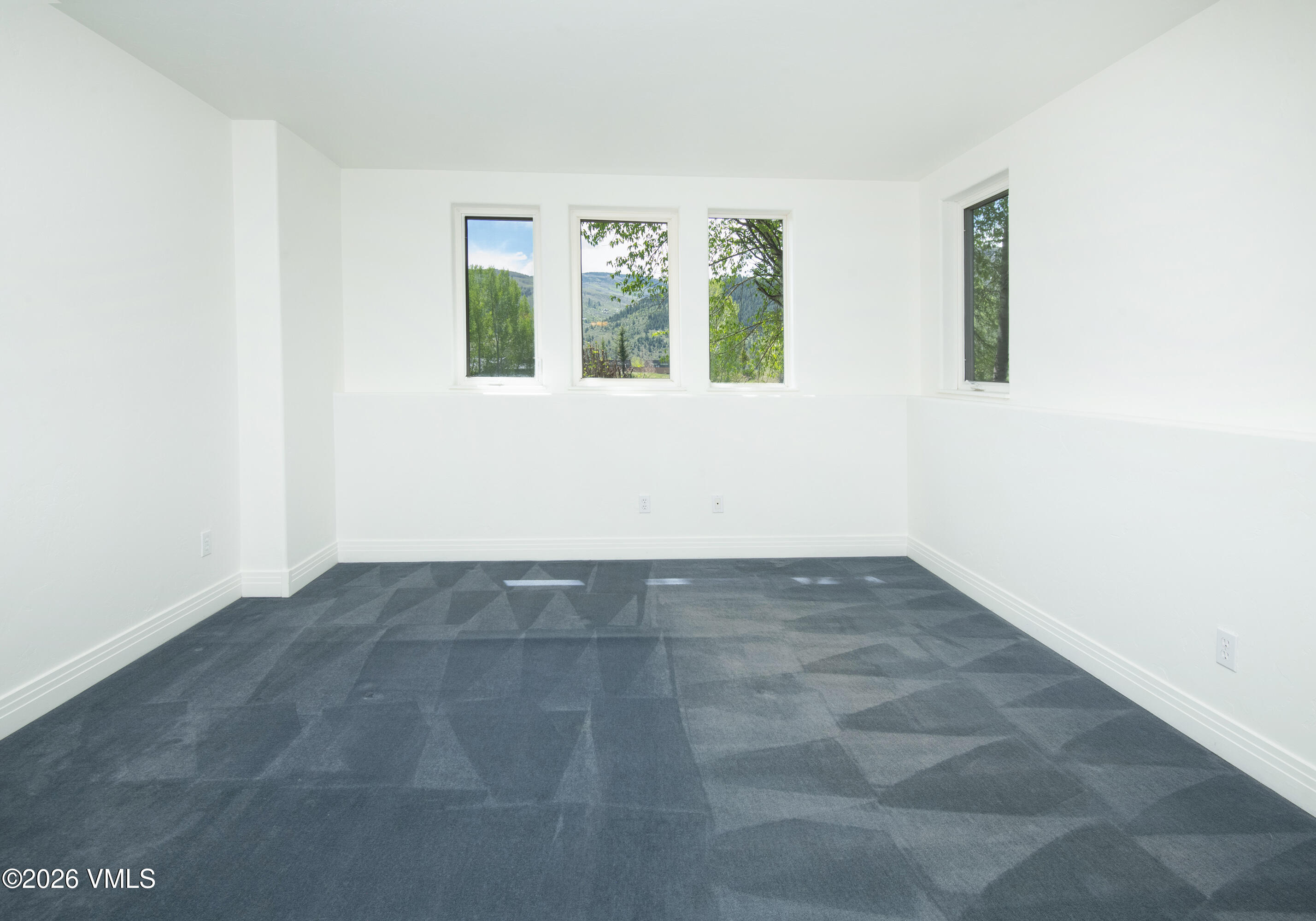 471 Rawhide Road Edwards, CO 81632 - Photo 33 of 51 an empty room with windows