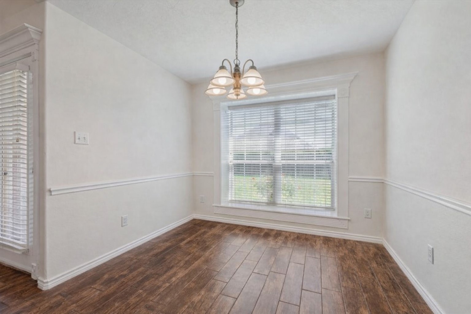 3743 Essen Loop College Station, TX 77845 - Photo 8 of 22 Dining room