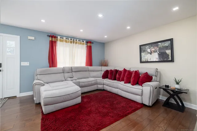 $449,900 | 76 Kenmore Avenue, Waterbury, CT 06708