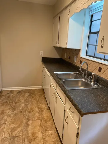 $1,050 | 5367 Dawn Court, Unit B, Tallahassee, FL 32303