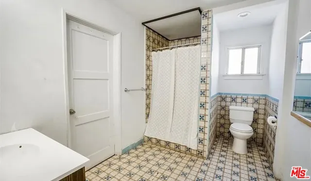 $725,000 | 2010 East 122nd Street, Compton, CA 90222