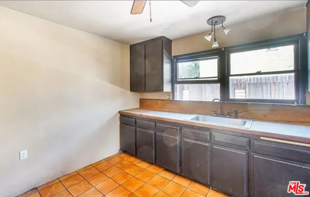 $725,000 | 2010 East 122nd Street, Compton, CA 90222