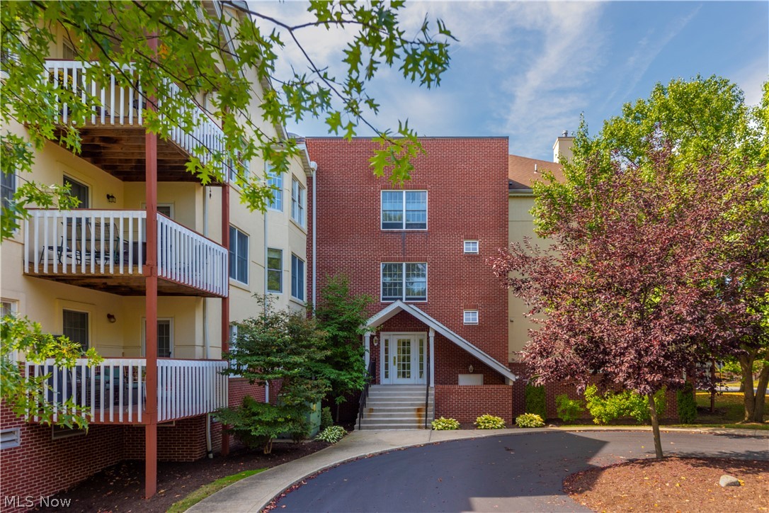 22481 Center Ridge Road, Unit 105 Rocky River, OH 44116 - Photo 2 of 35