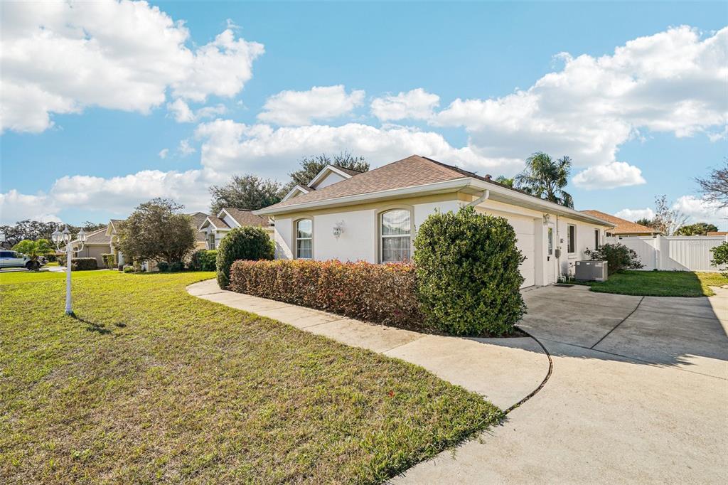 8650 Southwest 55th Court Ocala, FL 34476 - Photo 2 of 27