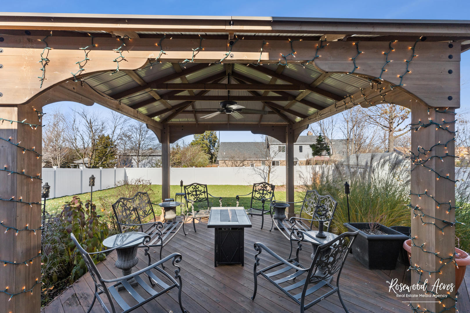 11016 Kimberly Trail Mokena, IL 60448 - Photo 19 of 22 a view of balcony with furniture and umbrella