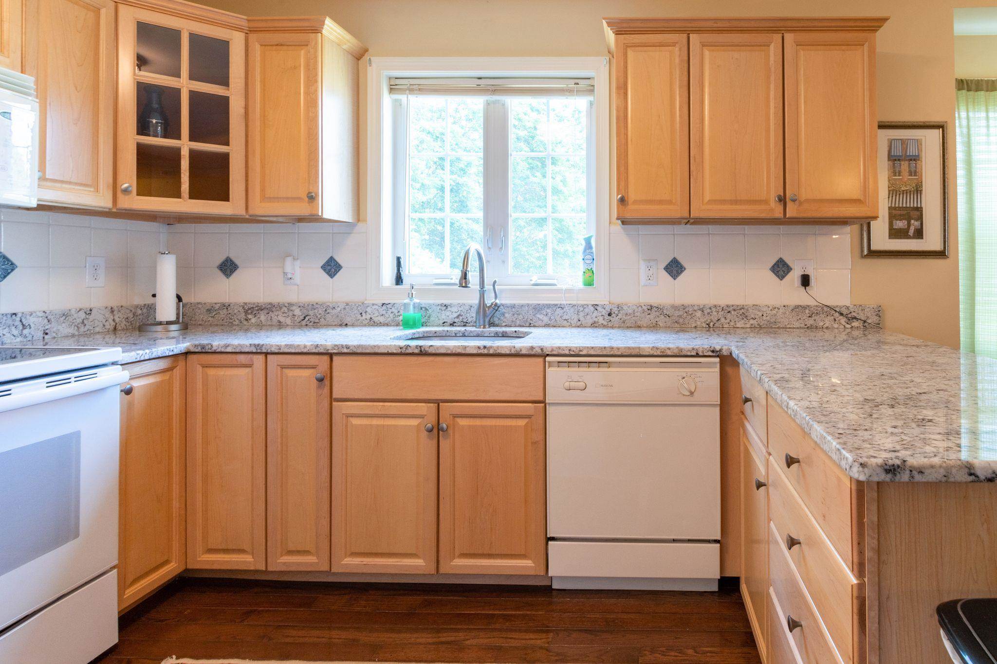 50 Brookview Road Windham, NH 03087 - Photo 4 of 32