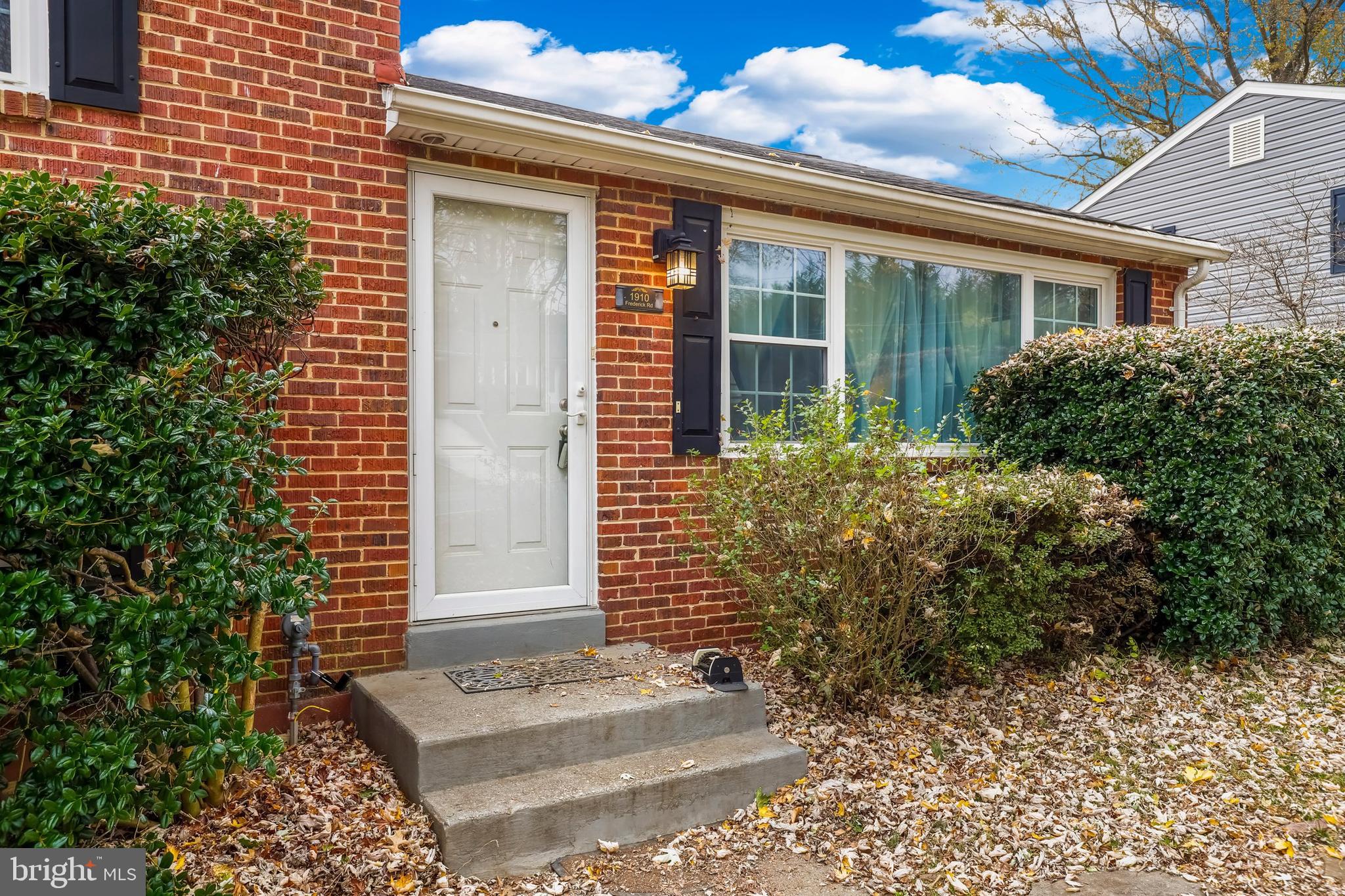 1910 Frederick Road Catonsville, MD 21228 - Photo 5 of 33
