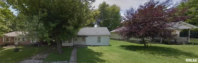 $24,900 | 927 West Perry Street, Pittsfield, IL 62363