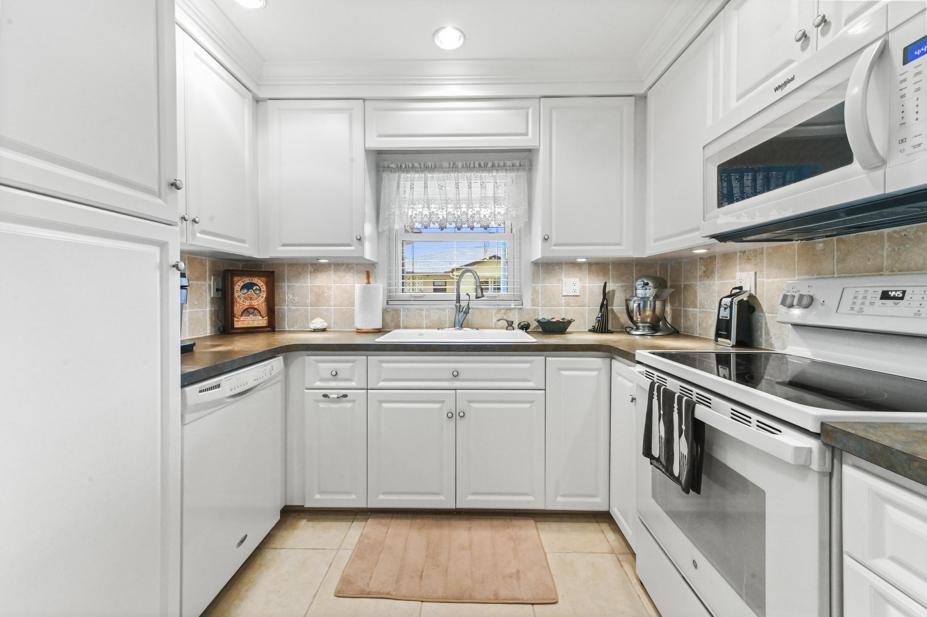 14080 Nesting Way, Unit A Delray Beach, FL 33484 - Photo 8 of 30 11 Kitchen 02