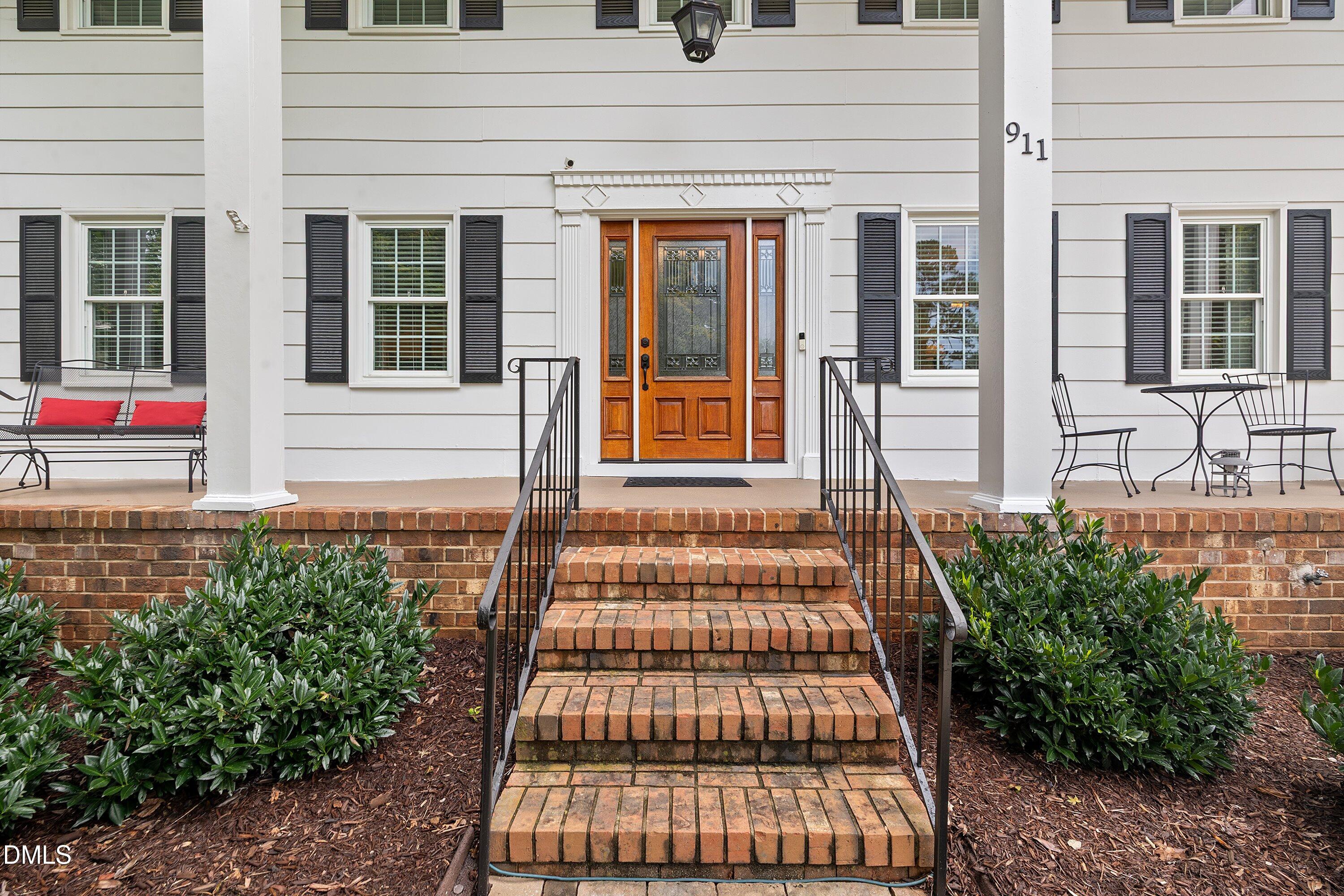 911 Emory Lane Raleigh, NC 27609 - Photo 6 of 55 07-911 Emory Ln_2095