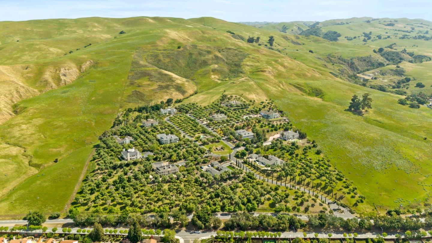 2698 Greenrock Road Milpitas, CA 95035 - Photo 90 of 99 a view of a yard