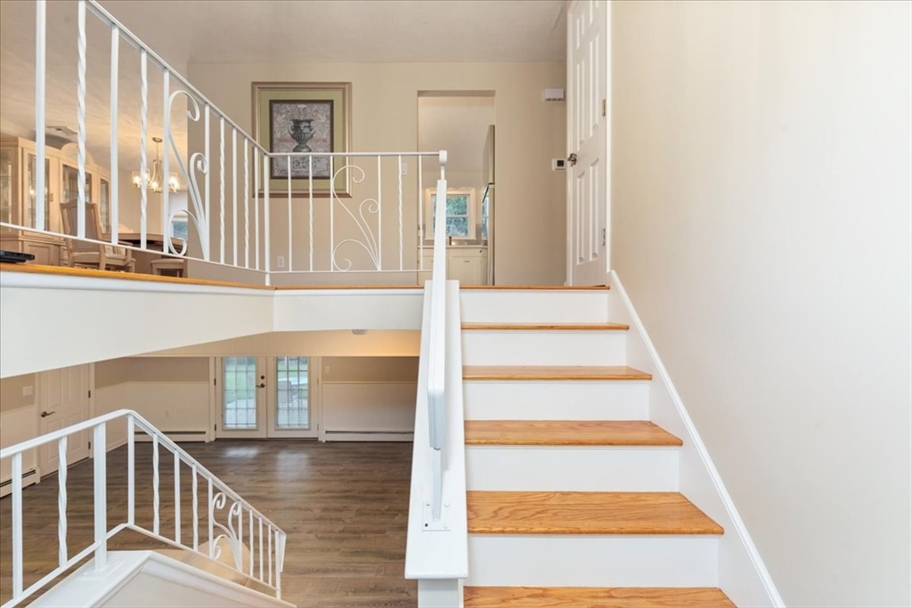 25 Delaware Avenue Danvers, MA 01923 - Photo 5 of 38