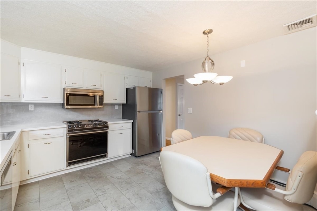 25 Delaware Avenue Danvers, MA 01923 - Photo 10 of 38