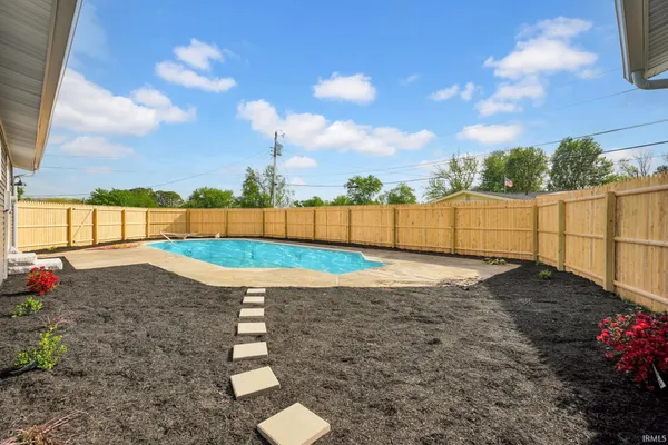 $289,900 | 307 Eastwood Drive, Bedford, IN 47421