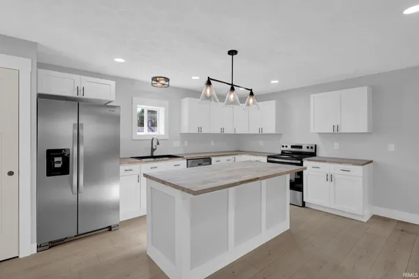 $289,900 | 307 Eastwood Drive, Bedford, IN 47421