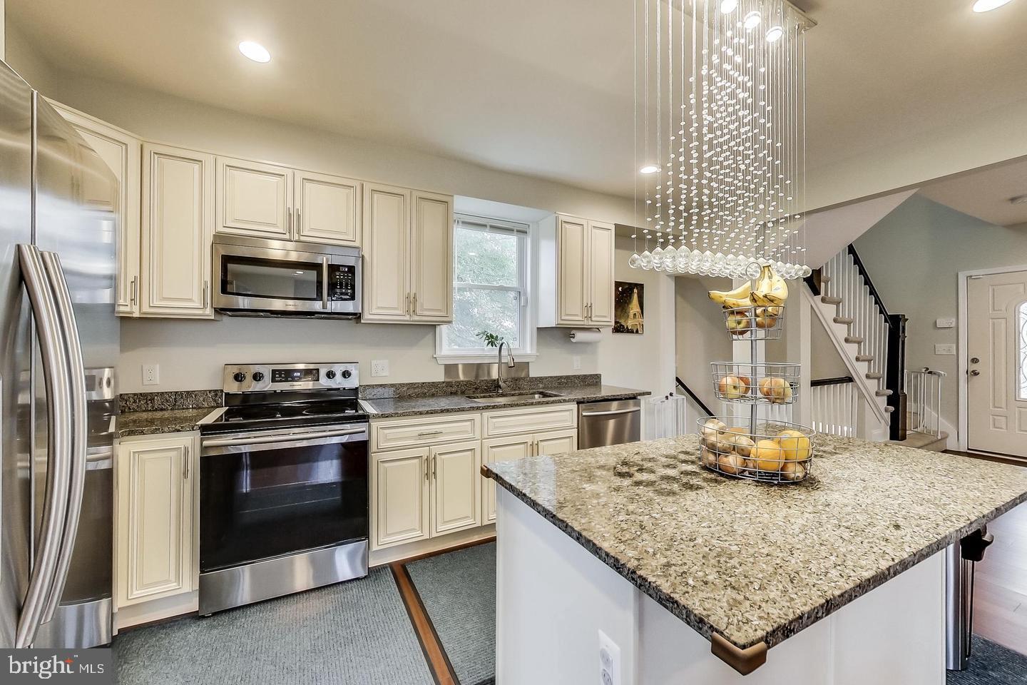 6303 Mayflower Road Baltimore, MD 21212 - Photo 14 of 29