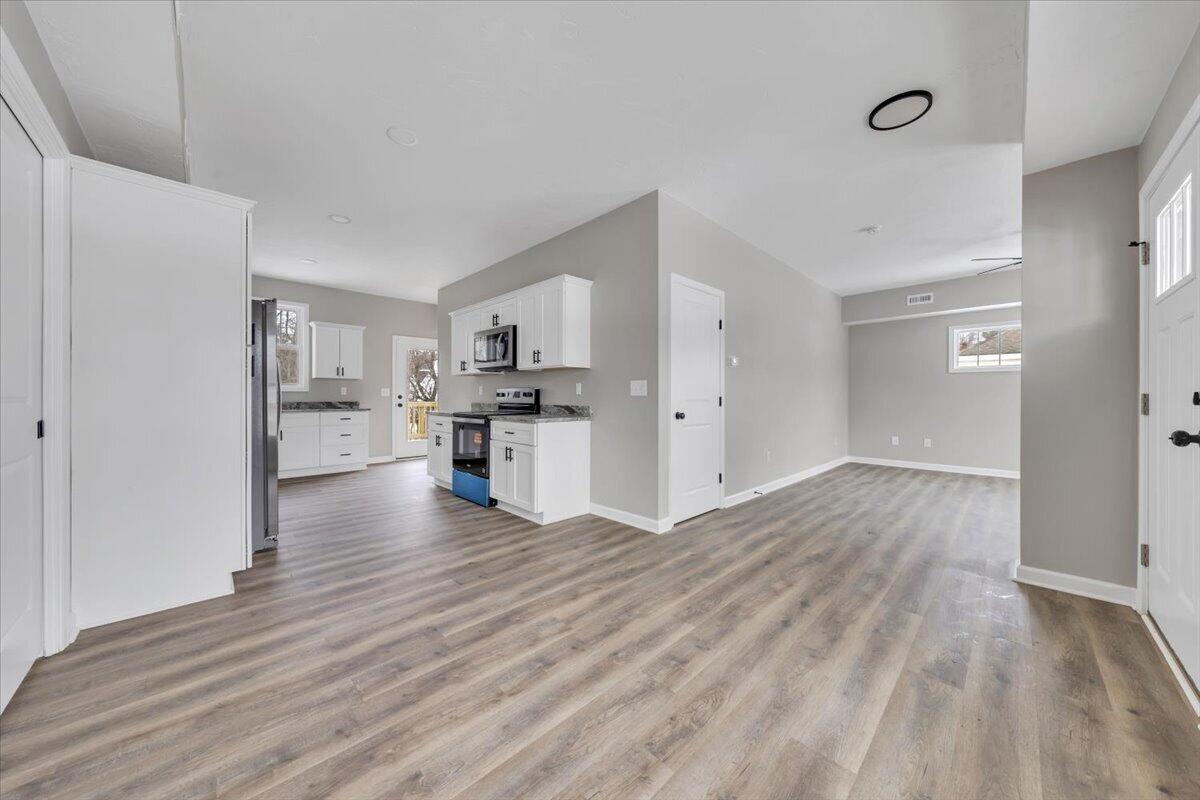 415 7th Street Vinton, VA 24179 - Photo 4 of 46 04-MIB08658