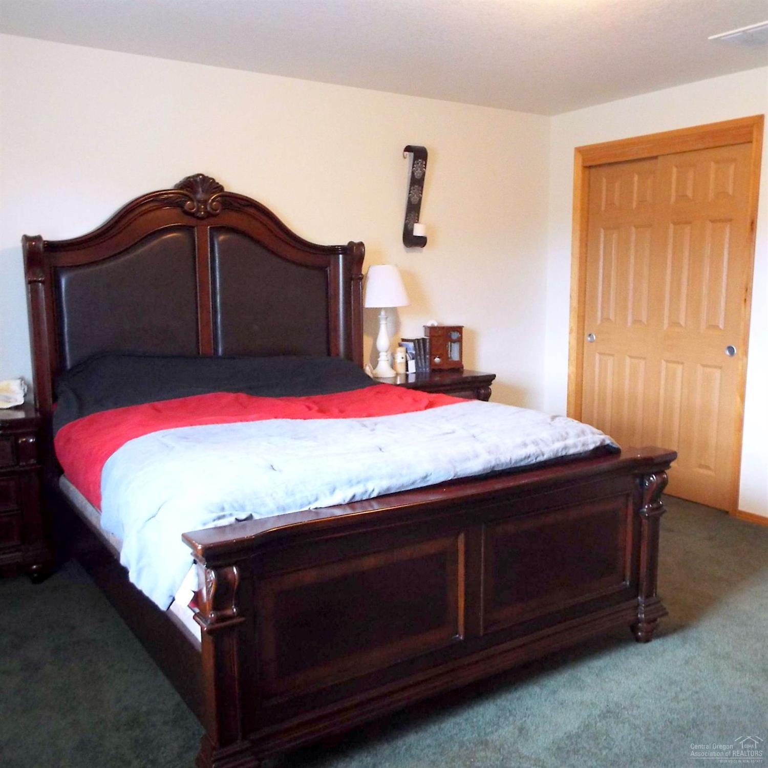 387 Center Ridge Drive Culver, OR 97734 - Photo 11 of 24 Spacious Master suite is located at the