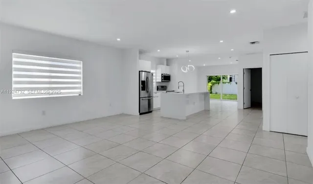 $3,500 | 23061 Southwest 124th Avenue, Unit MAIN, Miami, FL 33170