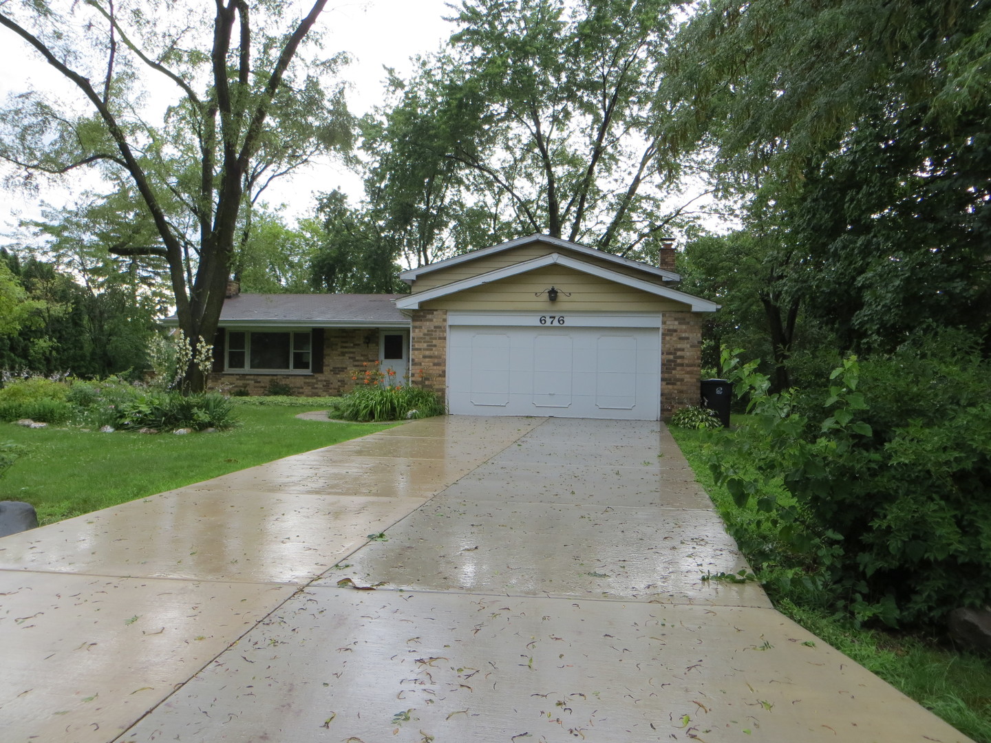 676 Alice Drive Northbrook, IL 60062 - Photo 1 of 13