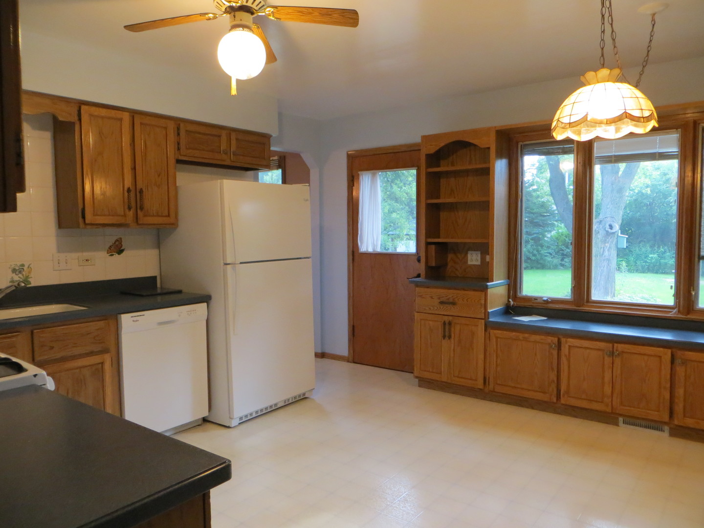 676 Alice Drive Northbrook, IL 60062 - Photo 3 of 13