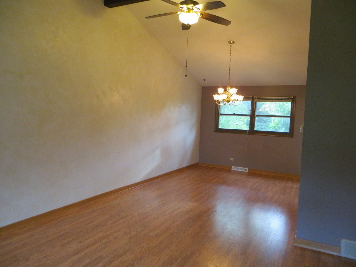 676 Alice Drive Northbrook, IL 60062 - Photo 7 of 13