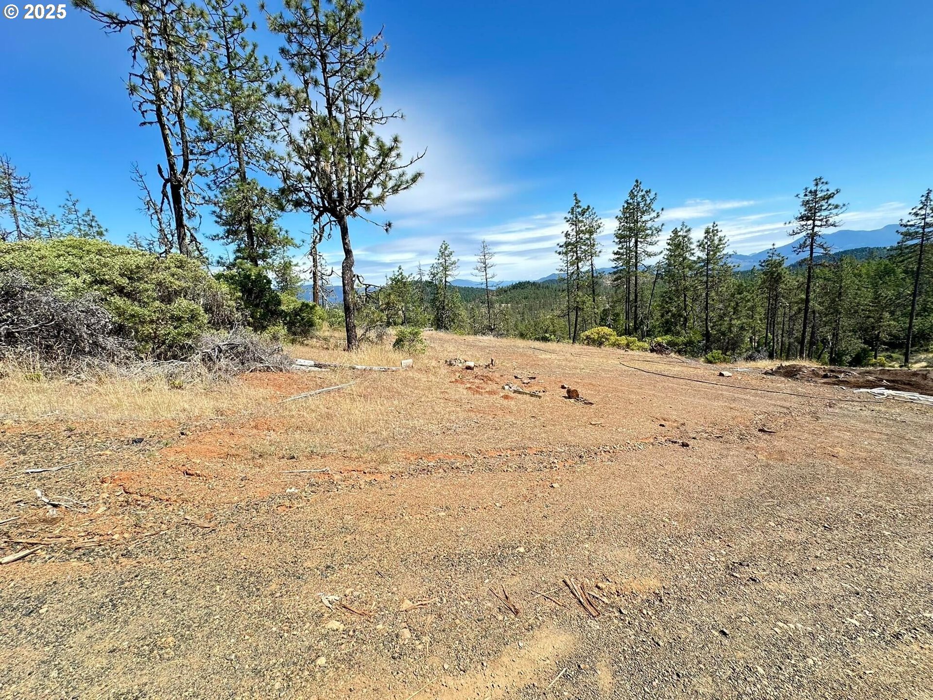 3300 Waldo Road Cave Junction, OR 97523 - Photo 13 of 16