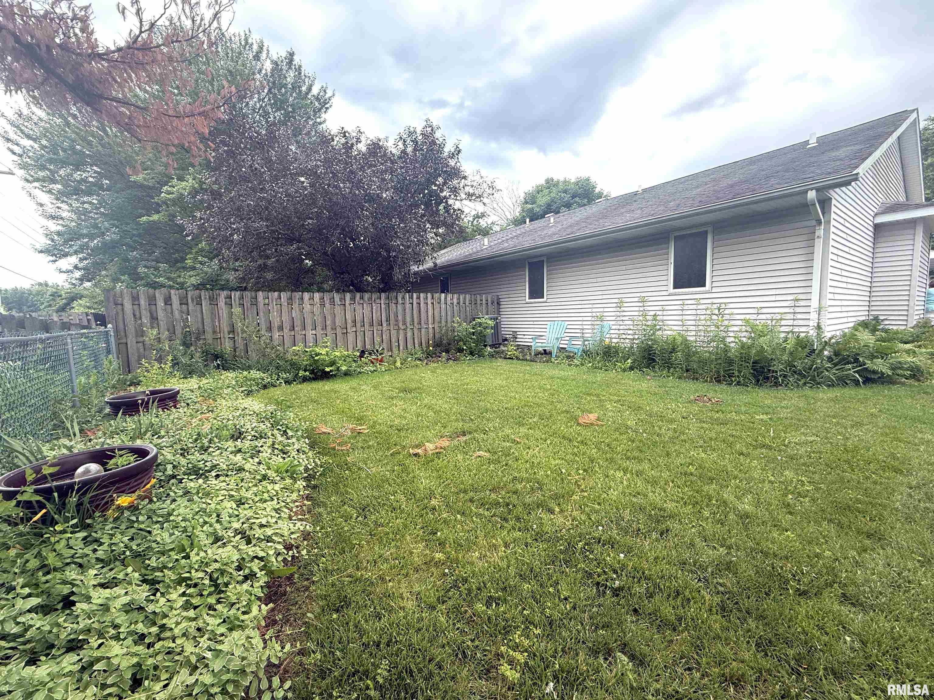 5248 Carlton Drive Springfield, IL 62703 - Photo 16 of 17