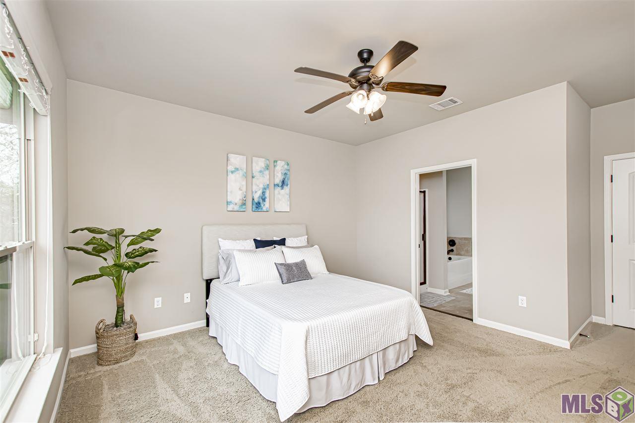 8681 Summer Grove Avenue Baton Rouge, LA 70820 - Photo 8 of 32 Main Bedroom w/En Suite Bath