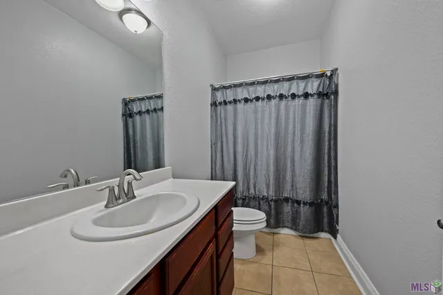 $263,000 | 9113 Highland Oaks Avenue, Zachary, LA 70791