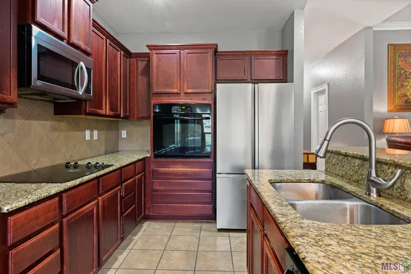 $263,000 | 9113 Highland Oaks Avenue, Zachary, LA 70791