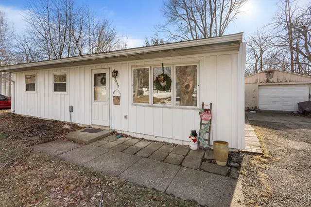 $124,900 | 2417 East Green Street, Urbana, IL 61802