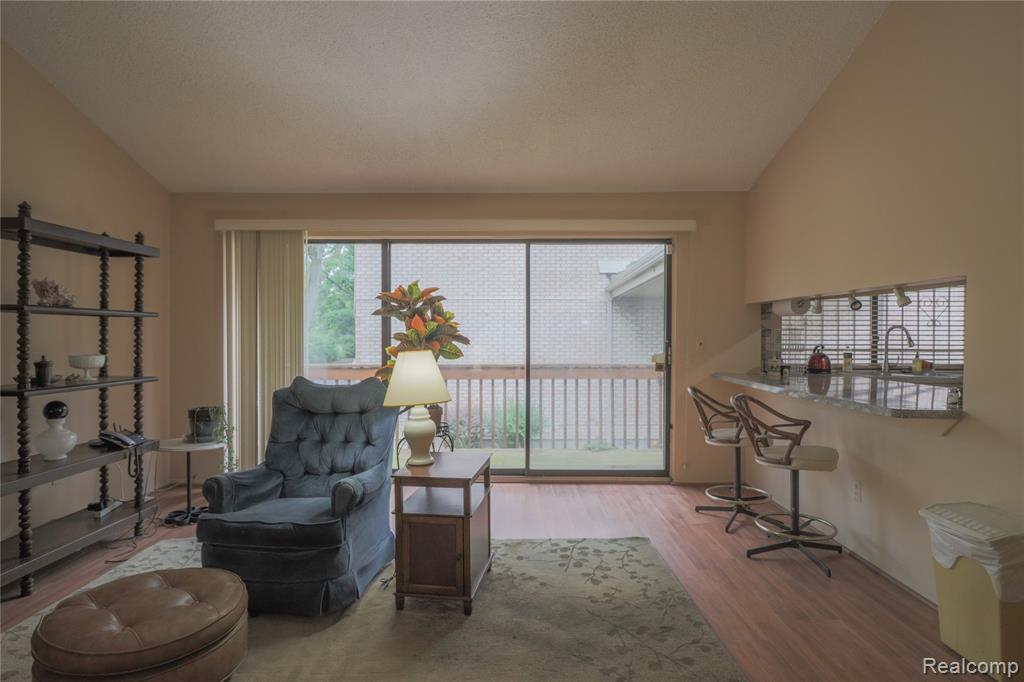 29116 Evergreen Road Southfield, MI 48076 - Photo 5 of 35 Gallery Image 5