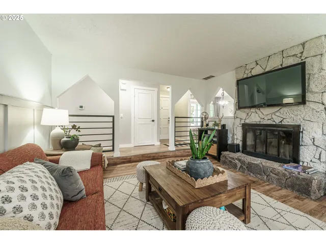 $464,900 | 3635 Southeast Helen Court, Troutdale, OR 97060