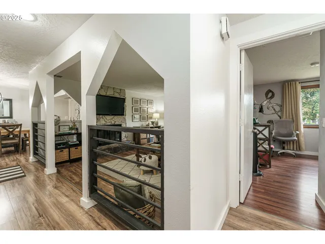 $464,900 | 3635 Southeast Helen Court, Troutdale, OR 97060