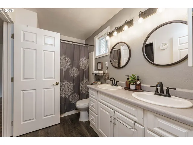 $464,900 | 3635 Southeast Helen Court, Troutdale, OR 97060