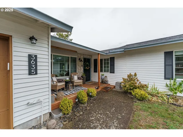 $464,900 | 3635 Southeast Helen Court, Troutdale, OR 97060