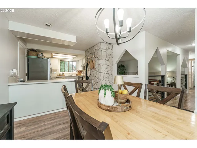 $464,900 | 3635 Southeast Helen Court, Troutdale, OR 97060