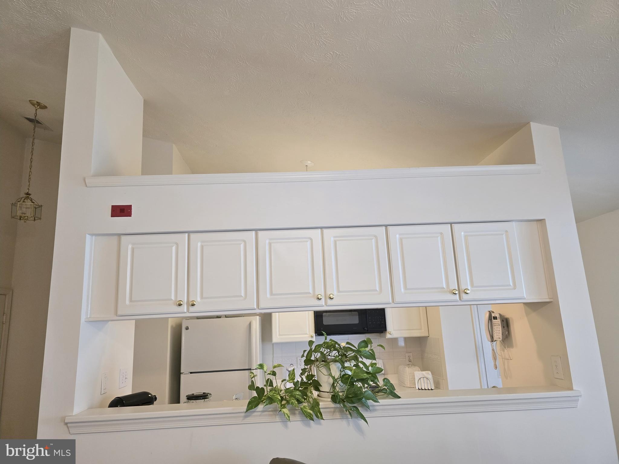 7653 Gladstone Road, Unit 57653 Windsor Mill, MD 21244 - Photo 4 of 16 Other Side of Kitchen