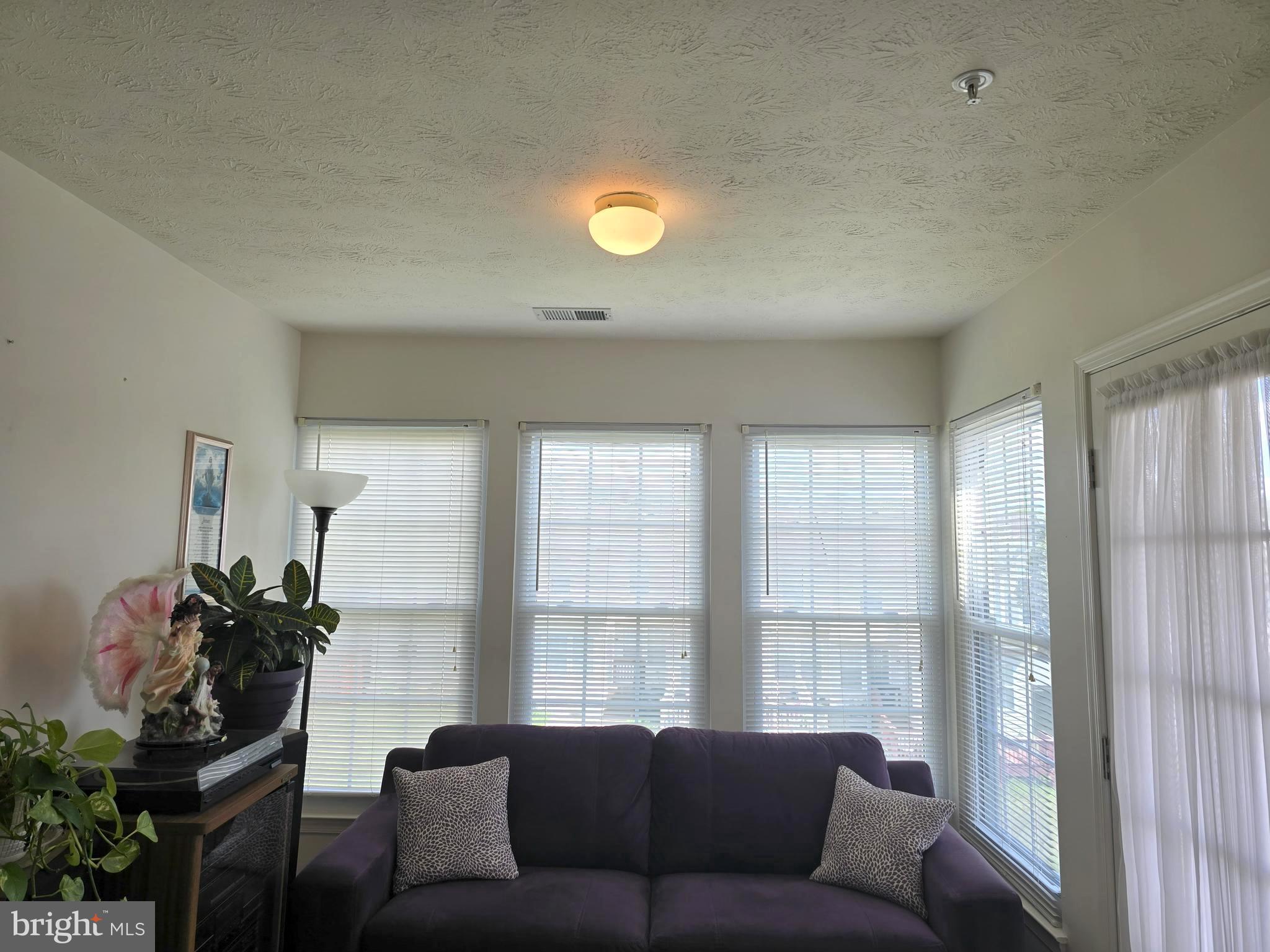 7653 Gladstone Road, Unit 57653 Windsor Mill, MD 21244 - Photo 5 of 16 Sunroom