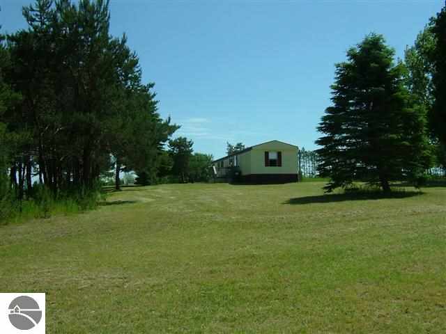 8689 Summit City Road Kingsley, MI 49649 - Photo 5 of 15 1748023-4.JPG