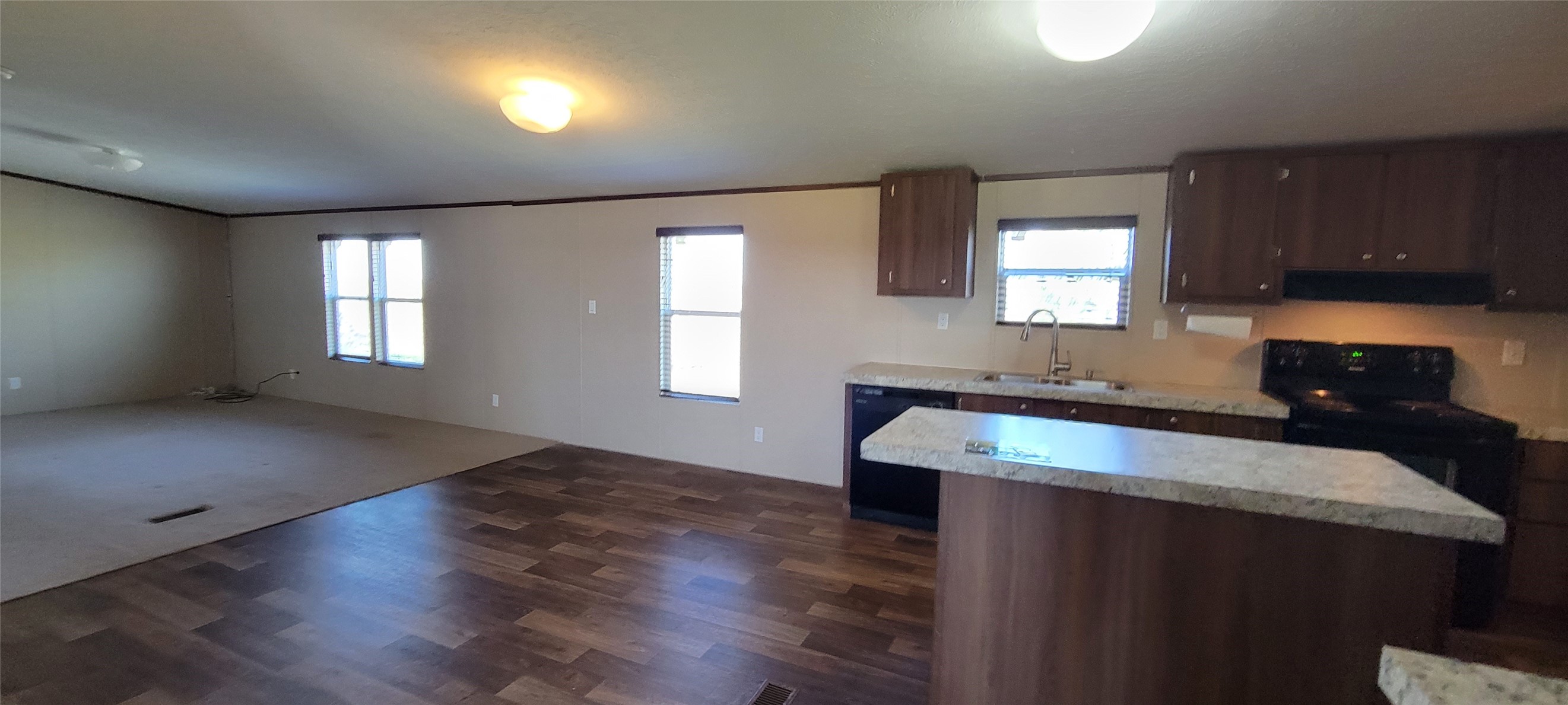 10616 Doyle Road Del Valle, TX 78617 - Photo 5 of 16 Gallery Image 5