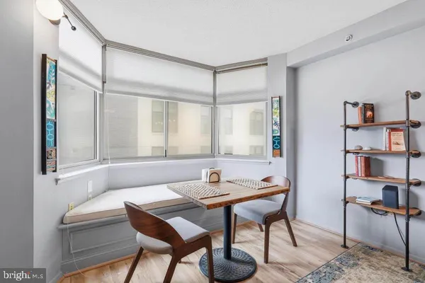 $1,985 | 7111 Woodmont Avenue, Unit 518, Bethesda, MD 20815