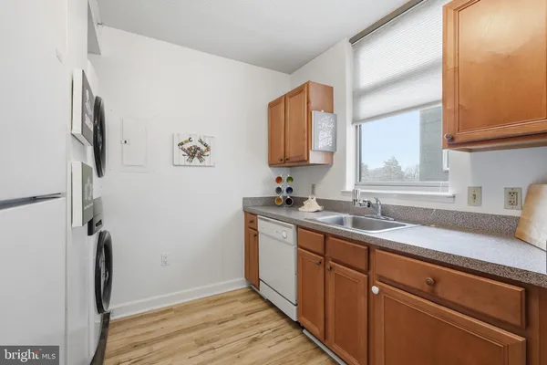 $1,985 | 7111 Woodmont Avenue, Unit 518, Bethesda, MD 20815