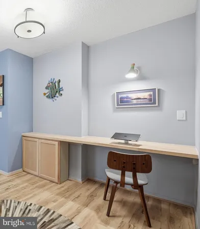$1,985 | 7111 Woodmont Avenue, Unit 518, Bethesda, MD 20815