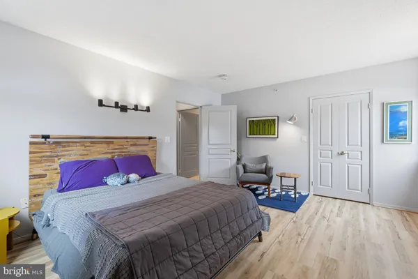$1,985 | 7111 Woodmont Avenue, Unit 518, Bethesda, MD 20815